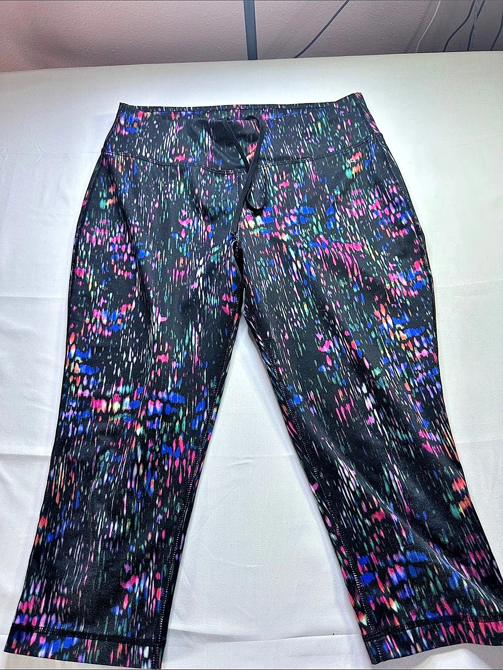 Danskin Now Abstract Athletic Leggings in Black & Multicolor Size Medium